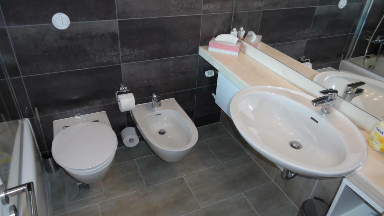 Luxussuite 1a Meerblick, Maritim Residenz, 22er Stock, Modernes Styling, Am *