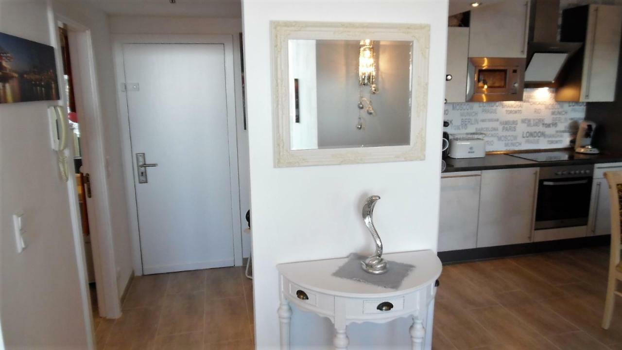 Apartment Luxussuite 1a Meerblick, Maritim Residenz, 22er Stock, Modernes Styling, Am Lübeck