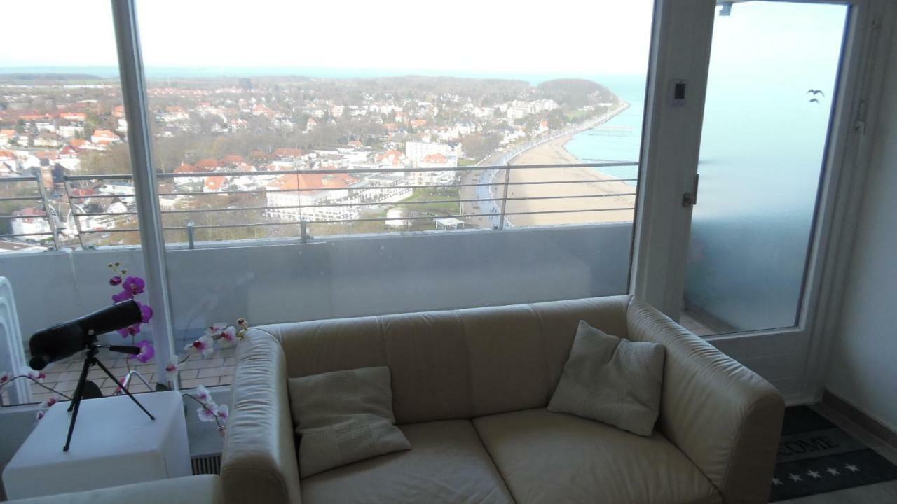Luxussuite 1a Meerblick, Maritim Residenz, 22er Stock, Modernes Styling, Am Apartment Lübeck