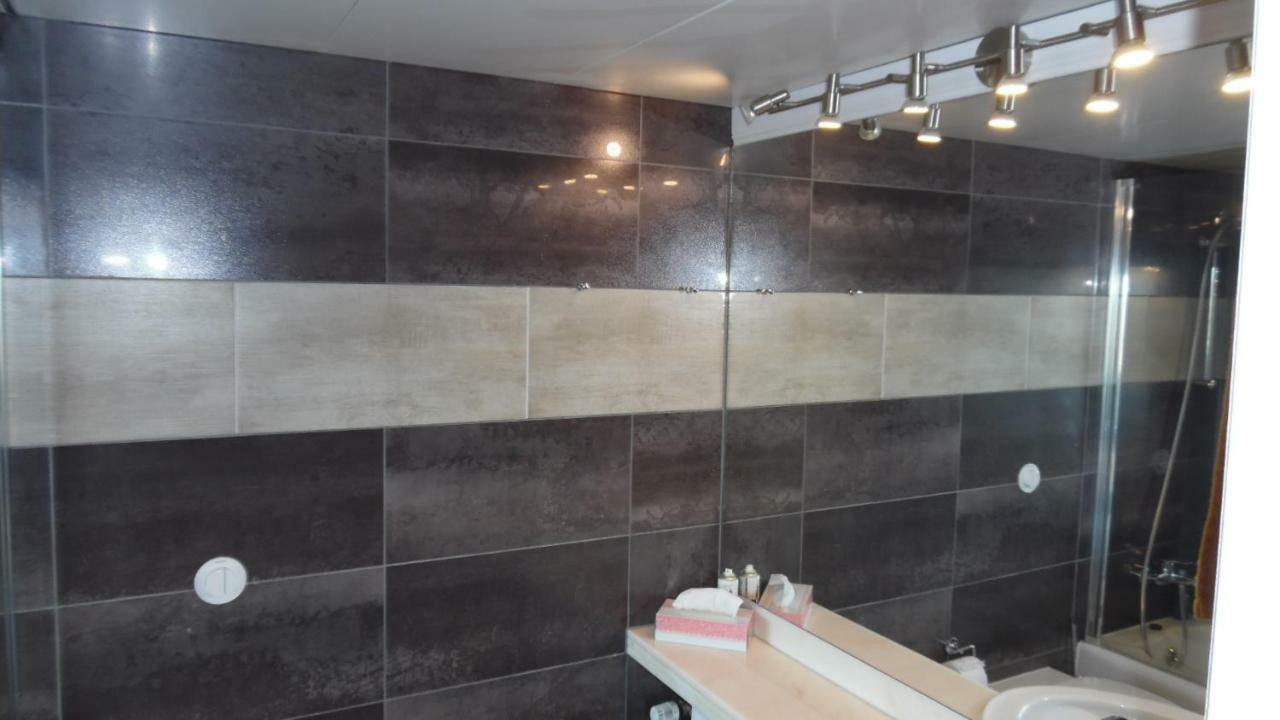 Luxussuite 1a Meerblick, Maritim Residenz, 22er Stock, Modernes Styling, Am Lübeck
